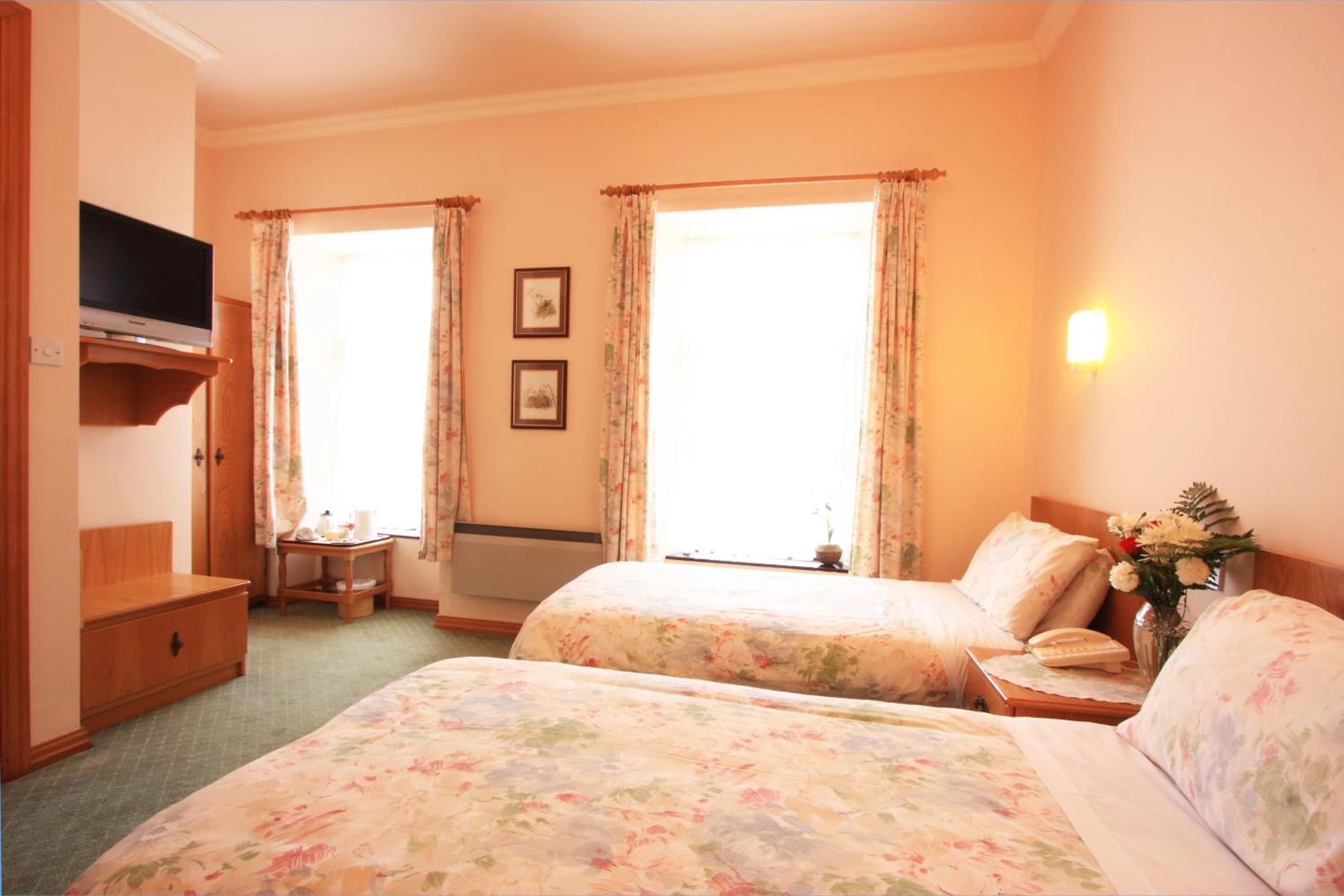ליסדונורנה Rathbaun Hotel מראה חיצוני תמונה