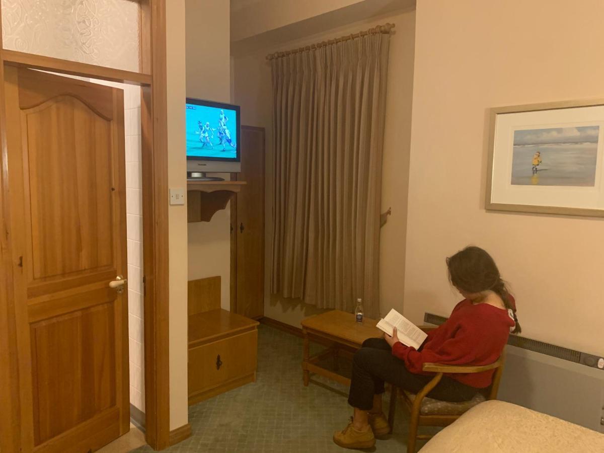 ליסדונורנה Rathbaun Hotel מראה חיצוני תמונה